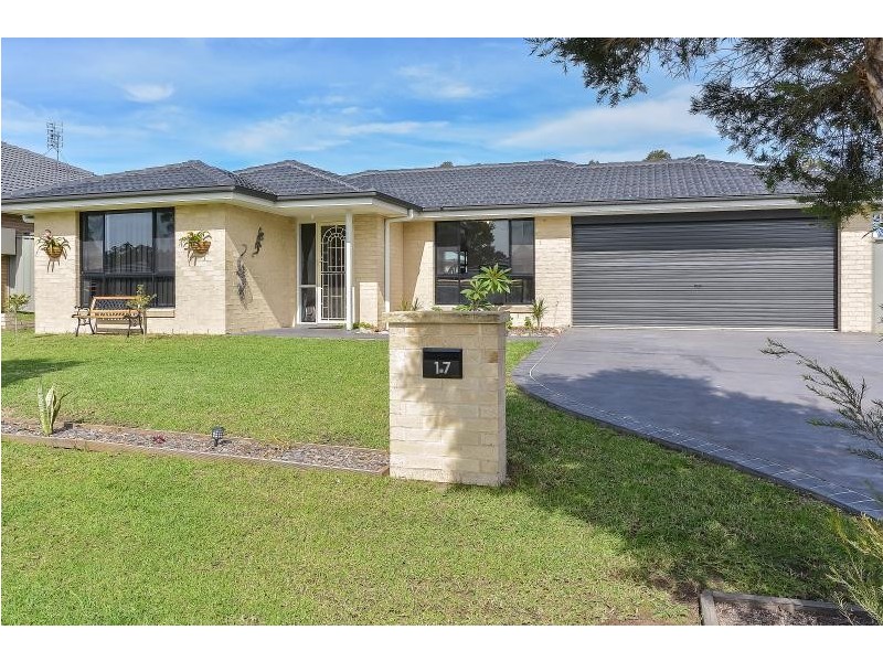 17 Terralla Grove, Nowra NSW 2541