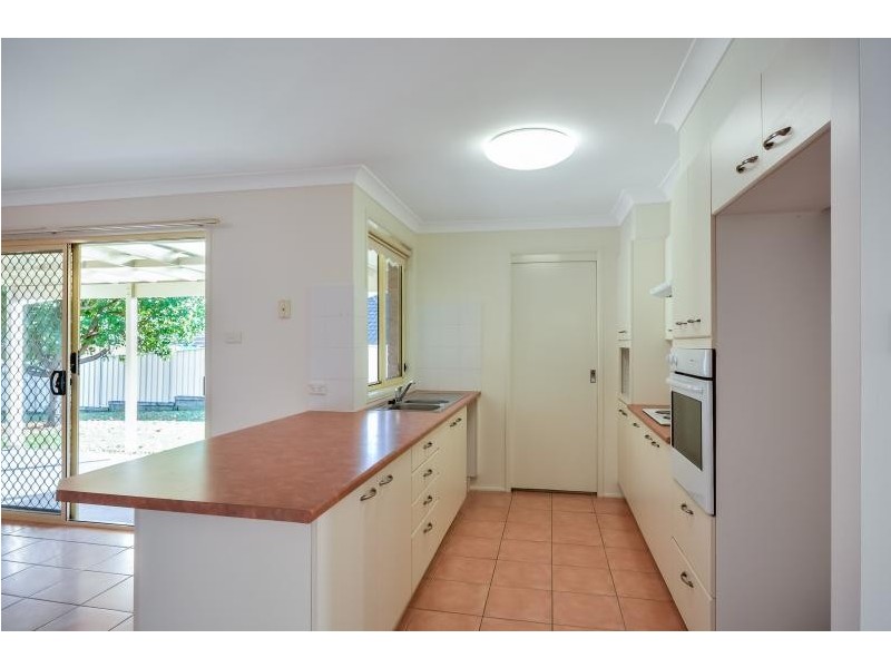 6 Freesia Crescent, Bomaderry NSW 2541