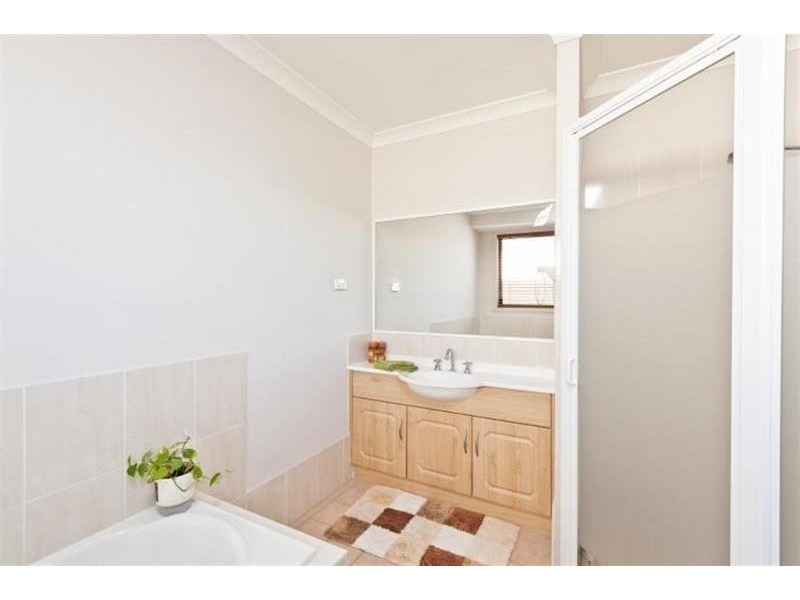 21 Carrington Park Drive, Nowra NSW 2541