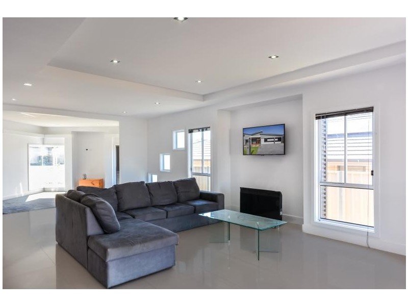 11 Barbata Grove, Nowra NSW 2541