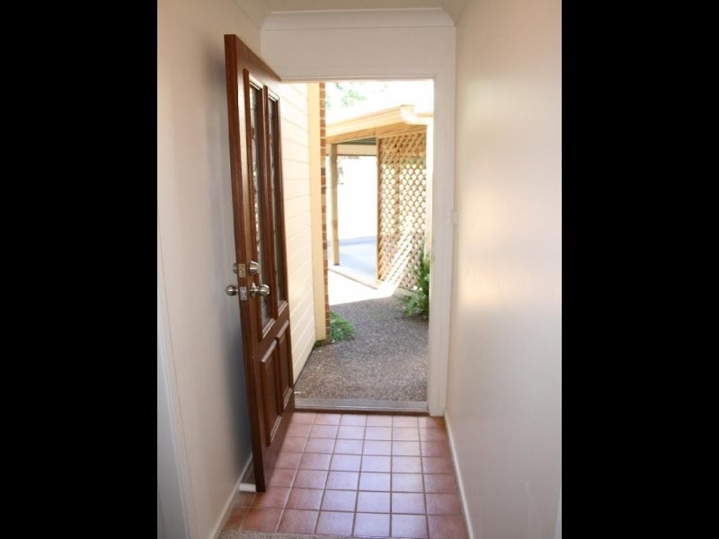 3/3 Ettrick CLOSE, Bomaderry NSW 2541