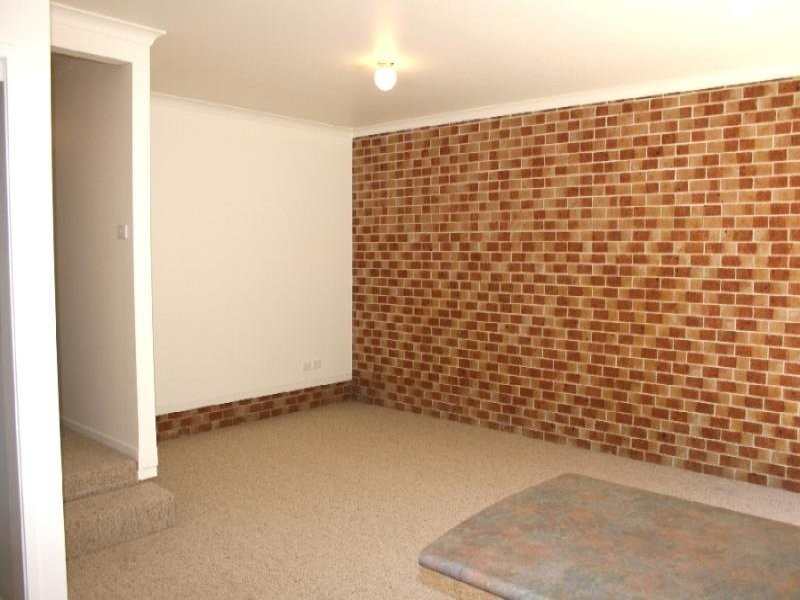 3/3 Ettrick CLOSE, Bomaderry NSW 2541