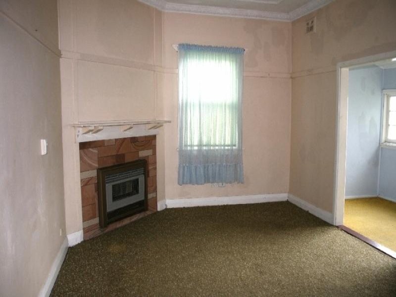 4 Bunberra STREET, Bomaderry NSW 2541