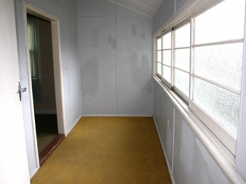 4 Bunberra STREET, Bomaderry NSW 2541