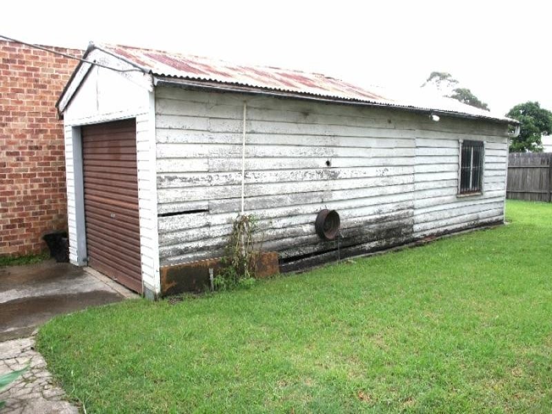 4 Bunberra STREET, Bomaderry NSW 2541