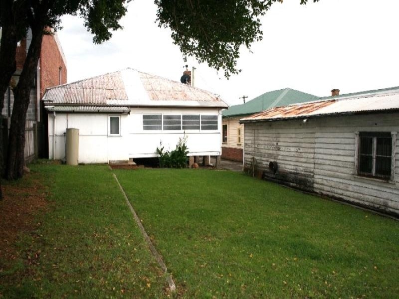 4 Bunberra STREET, Bomaderry NSW 2541