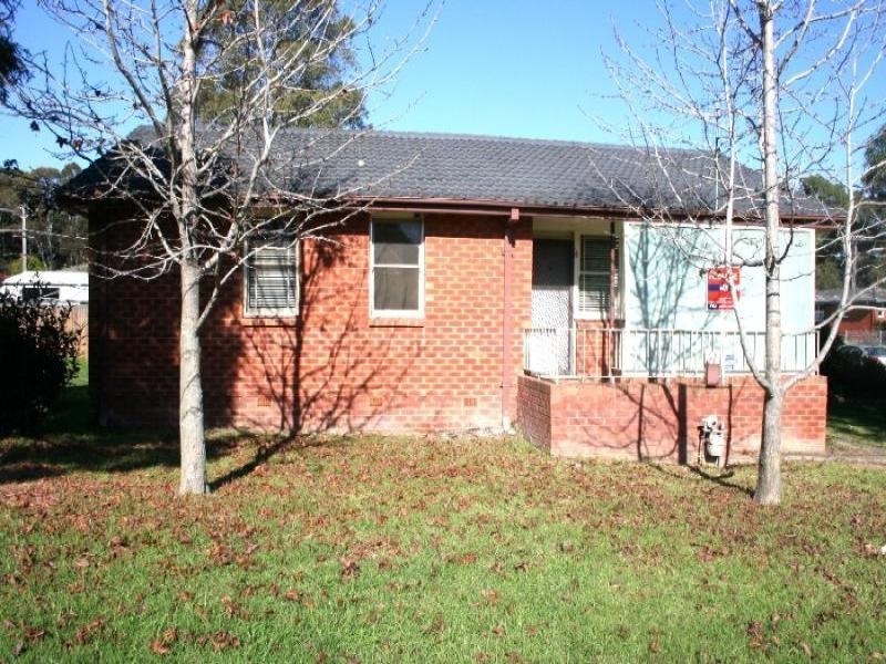 8 Queenborough Street, Nowra NSW 2541