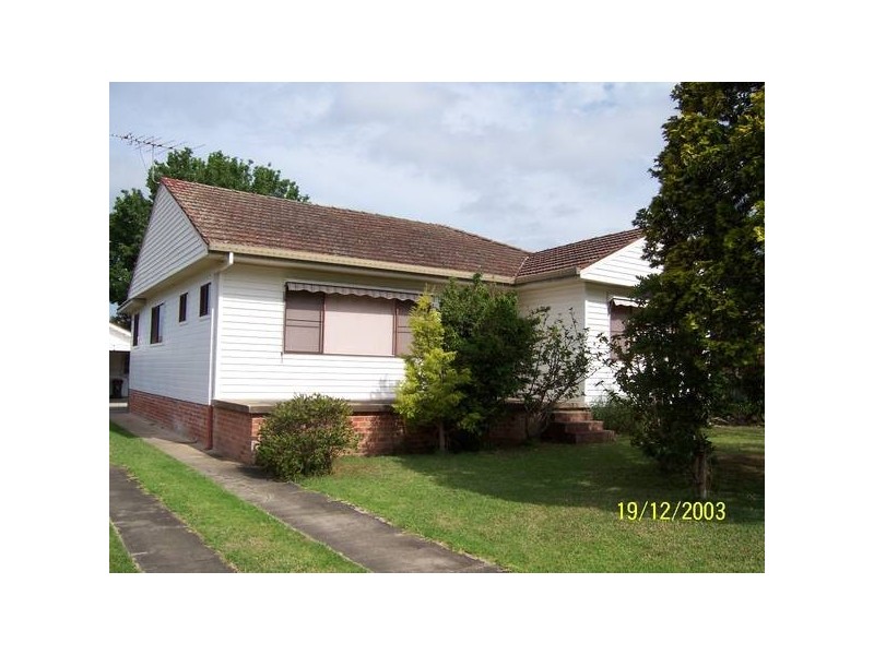 32 Colyer Avenue, Nowra NSW 2541