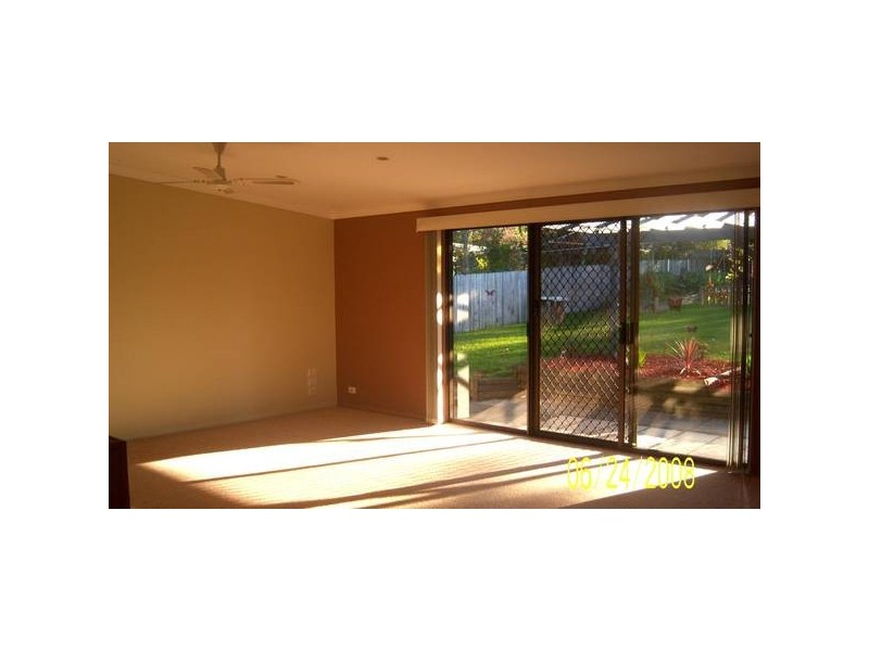 11 Dalwah Street, Bomaderry NSW 2541