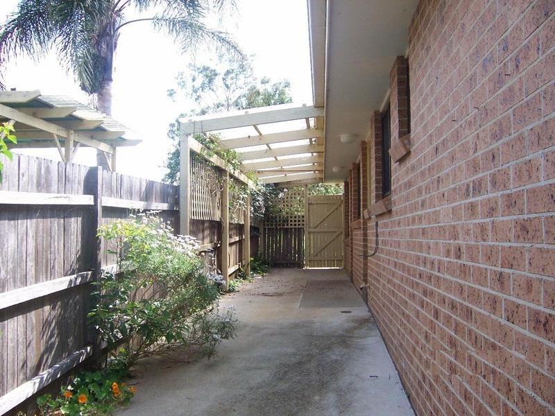 37 Yeovil Drive, Bomaderry NSW 2541
