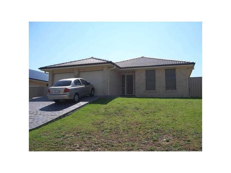 20 Burradoo Crescent, Nowra NSW 2541