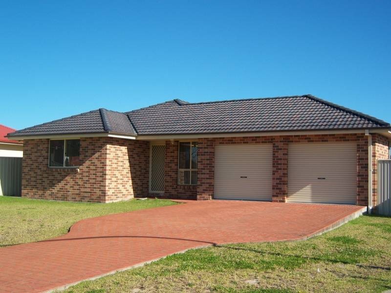 11 Hannah Place, Worrigee NSW 2540