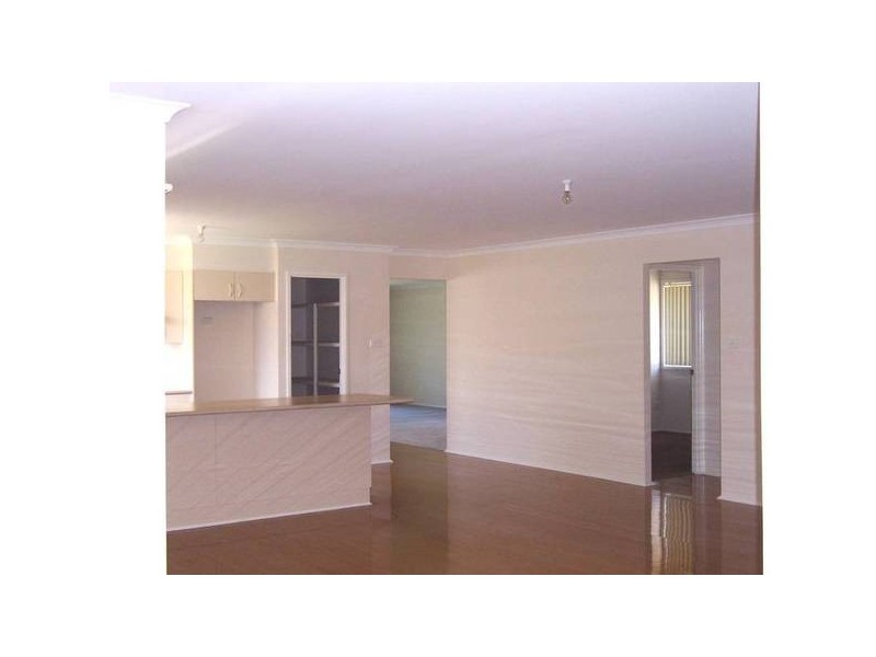 8 Warrigal Street, Worrigee NSW 2540