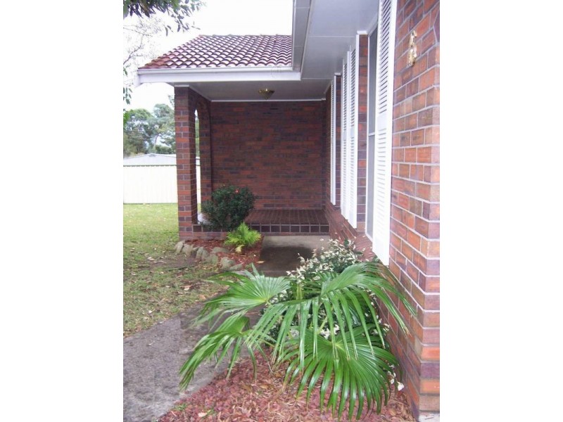 6 Amalfi Crescent, Nowra NSW 2541