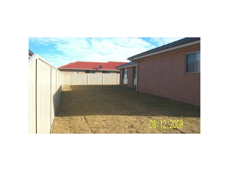 11 Almondbark Grove, Worrigee NSW 2540