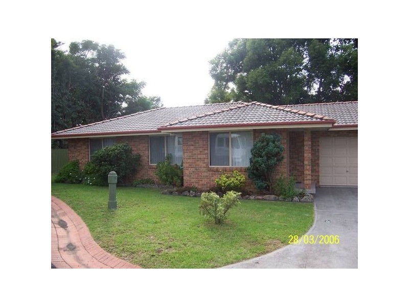 4 Herbert Close, Bomaderry NSW 2541