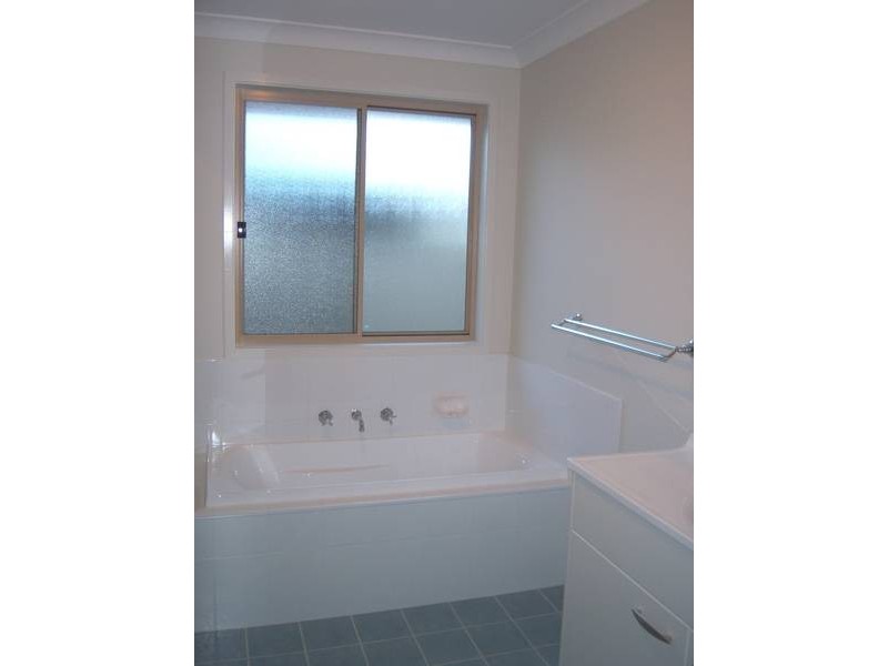 5 The Garden Walk, Worrigee NSW 2540