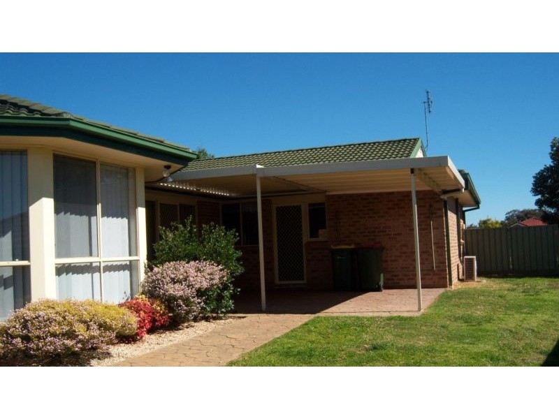 14 Illawarra Circuit, Worrigee NSW 2540