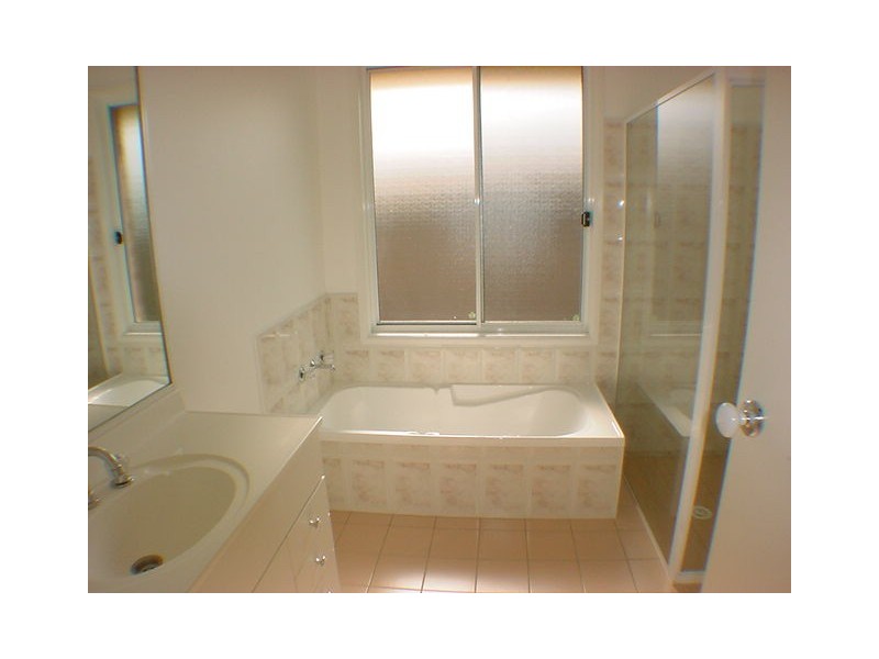 26 Gardenia Crescent, Bomaderry NSW 2541