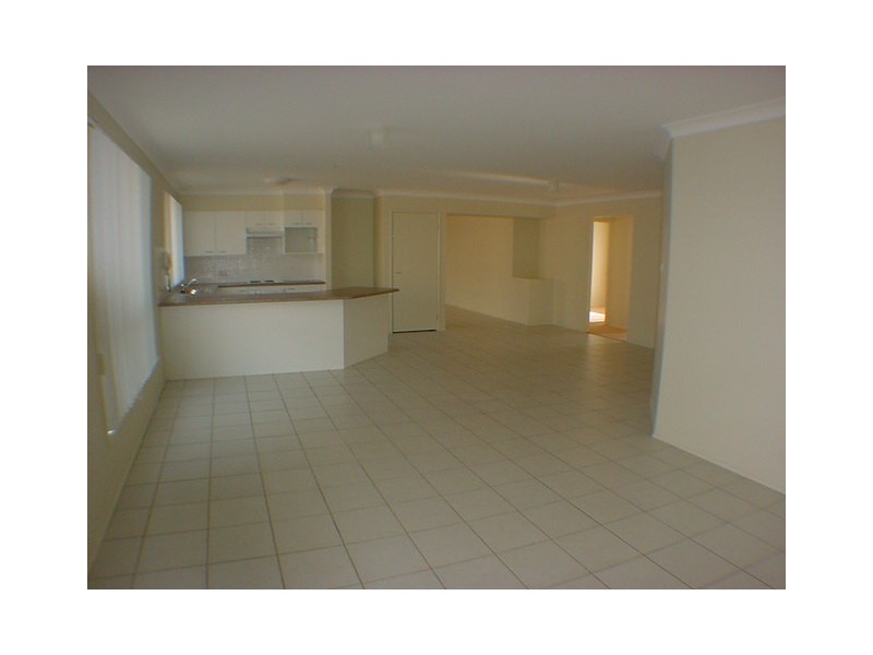 26 Gardenia Crescent, Bomaderry NSW 2541