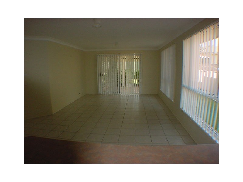 26 Gardenia Crescent, Bomaderry NSW 2541