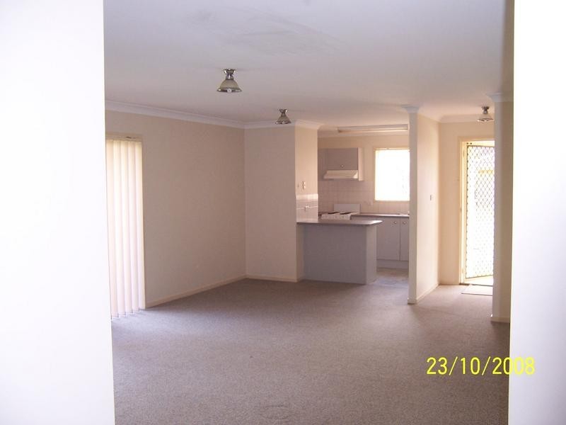 4/3 Harbour Boulevarde, Bomaderry NSW 2541