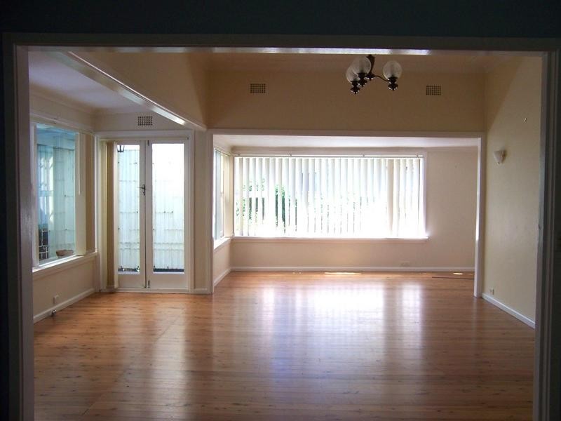 13 Worrigee Street, Nowra NSW 2541