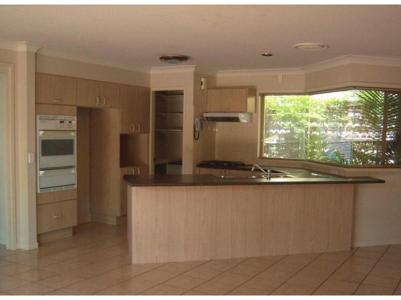 52 Yurunga Drive, North Nowra NSW 2541