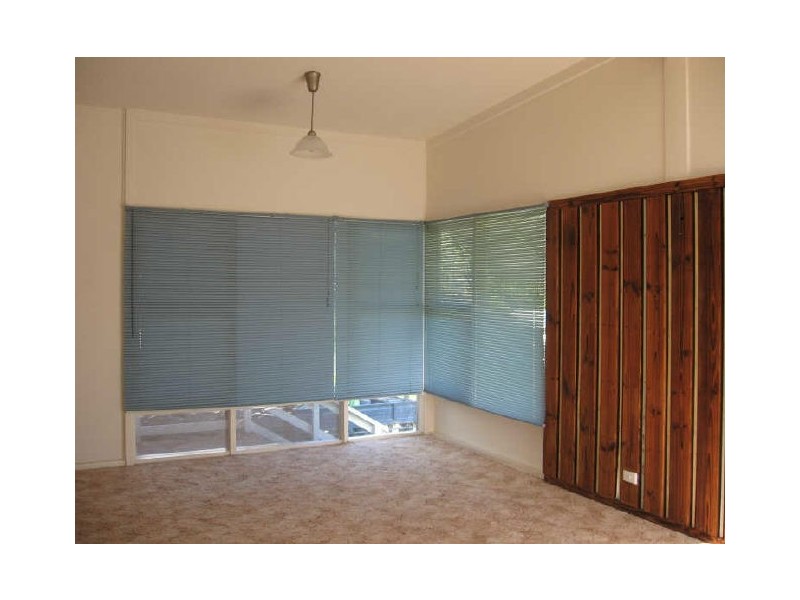 6 Albatross Road, Nowra NSW 2541