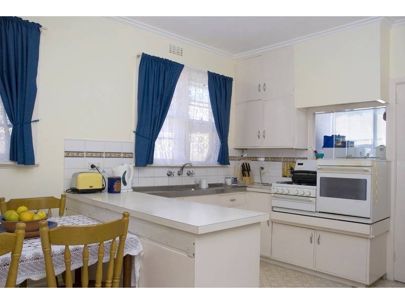 12 Lesley Street, Camberwell VIC 3124