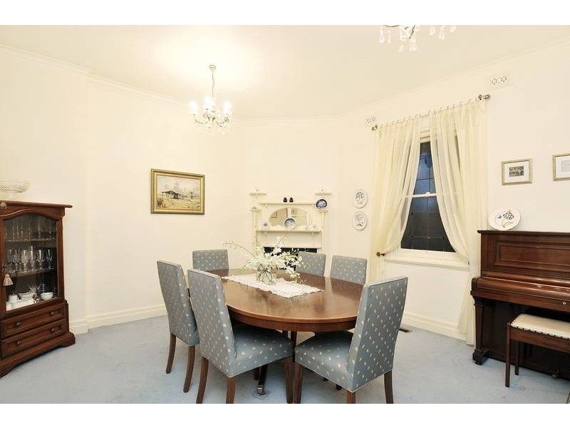 37 Currajong Rd, Hawthorn East VIC 3123