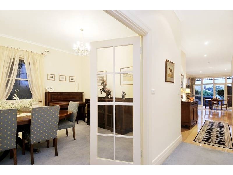 37 Currajong Rd, Hawthorn East VIC 3123