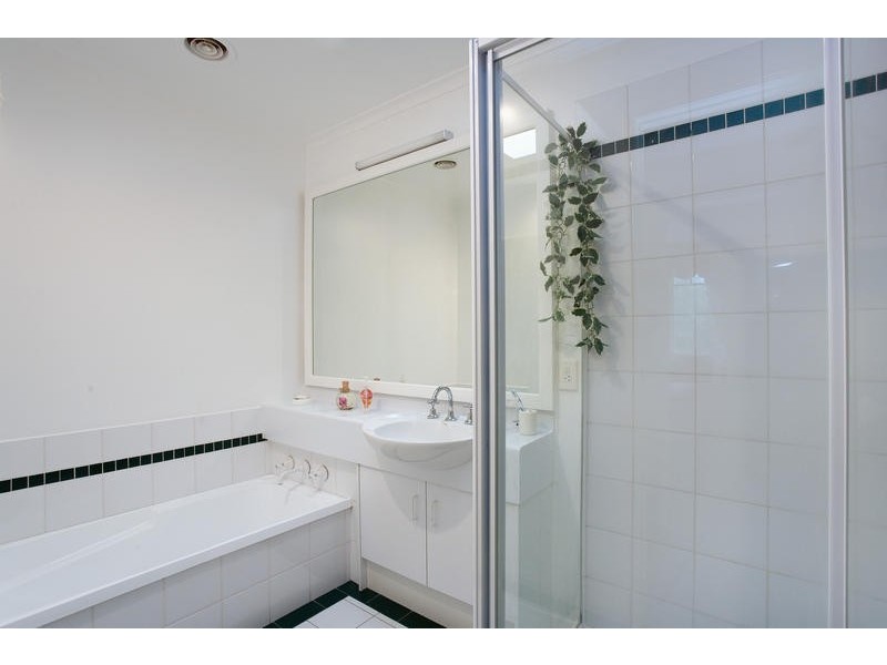 11A Fairholm Grove, Camberwell VIC 3124