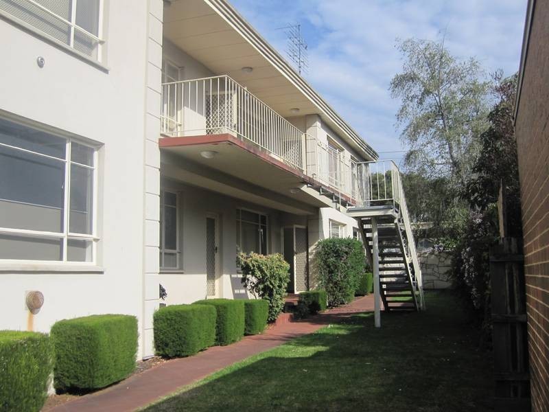1/173 Kilby Rd, Kew East VIC 3102