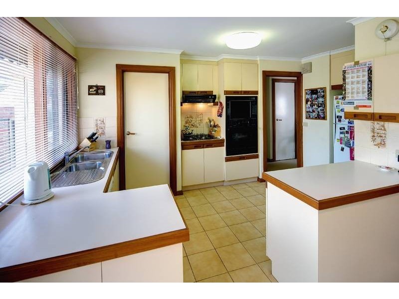2/71 Laburnum Street, Blackburn VIC 3130