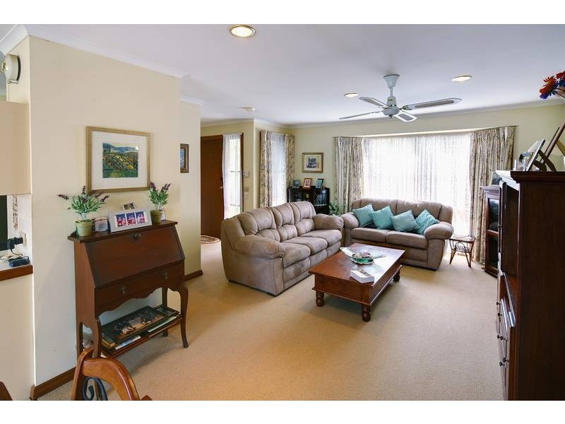 2/71 Laburnum Street, Blackburn VIC 3130