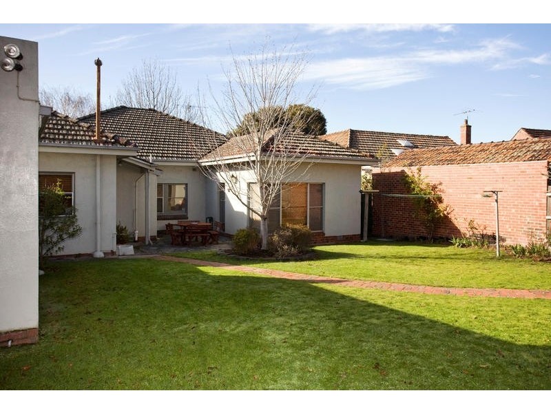2 Acheron Ave, Camberwell VIC 3124