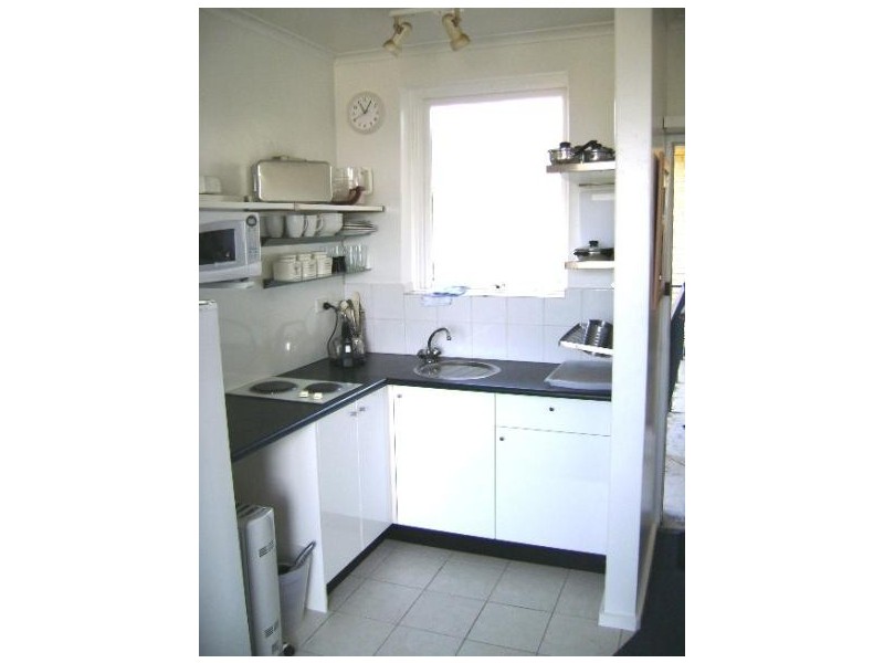 17/50 Carlisle Street, St Kilda VIC 3182