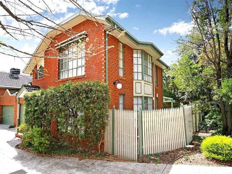1/8 Renown Street, Burwood VIC 3125