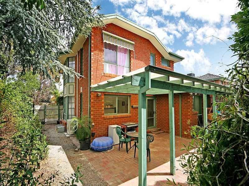 1/8 Renown Street, Burwood VIC 3125
