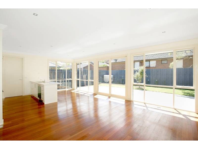 2/22 Beech St, Surrey Hills VIC 3127