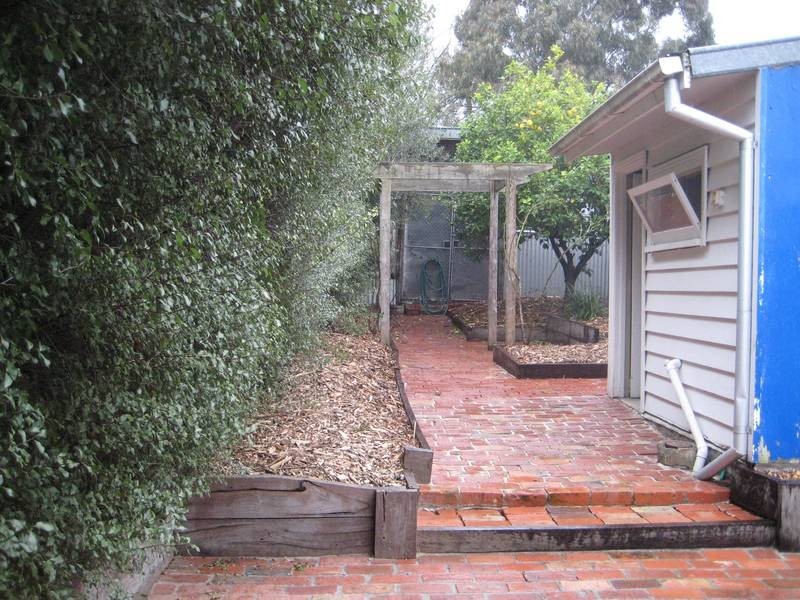 37 Avenue Rd, Camberwell VIC 3124
