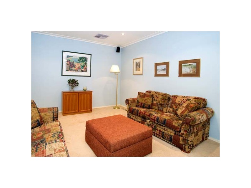 10 Sylvia Street, Blackburn South VIC 3130