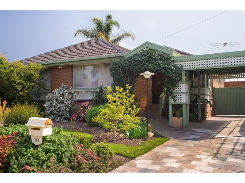 10 Sylvia Street, Blackburn South VIC 3130