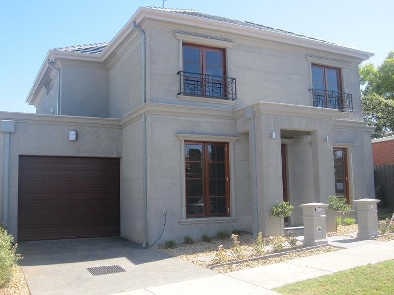 8 Douglas St, Balwyn North VIC 3104