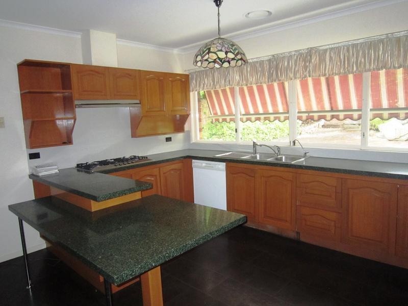 16 Glendale St, Surrey Hills VIC 3127