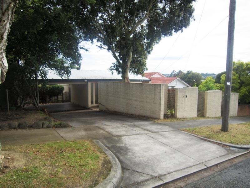 19 Kelvinside St, Balwyn VIC 3103