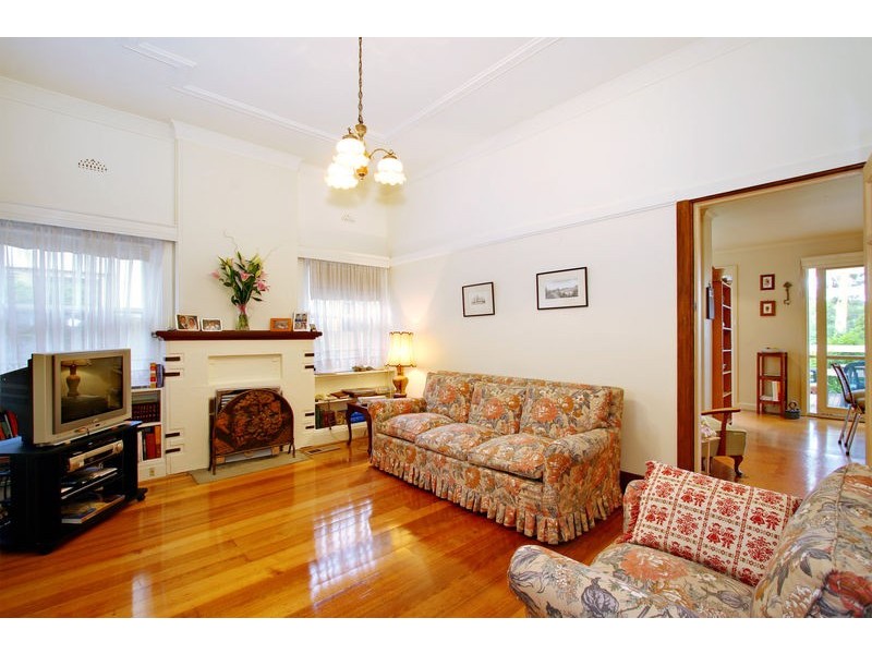 21 Orrong Crescent, Camberwell VIC 3124