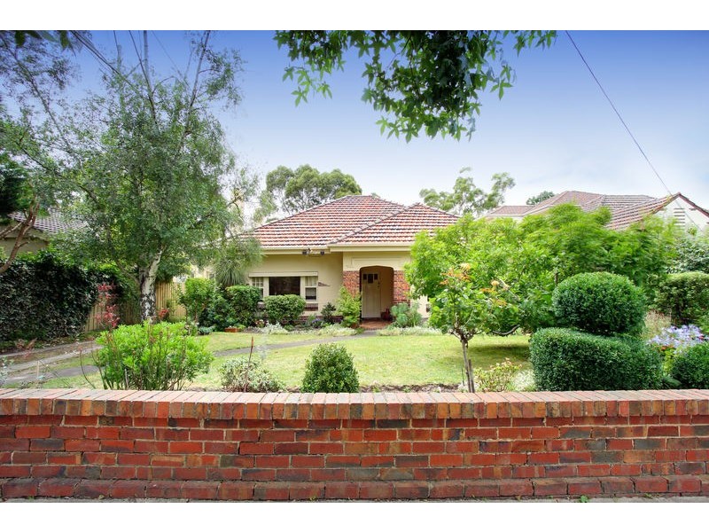21 Orrong Crescent, Camberwell VIC 3124