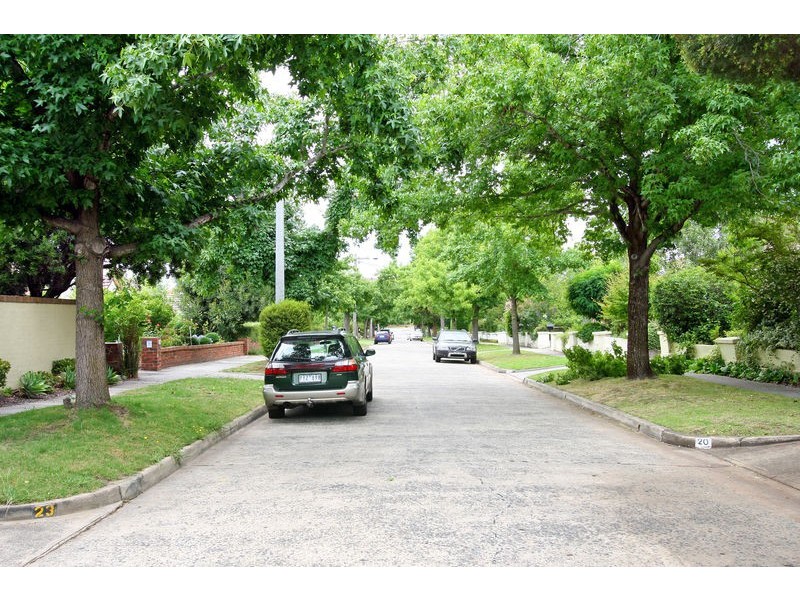 21 Orrong Crescent, Camberwell VIC 3124